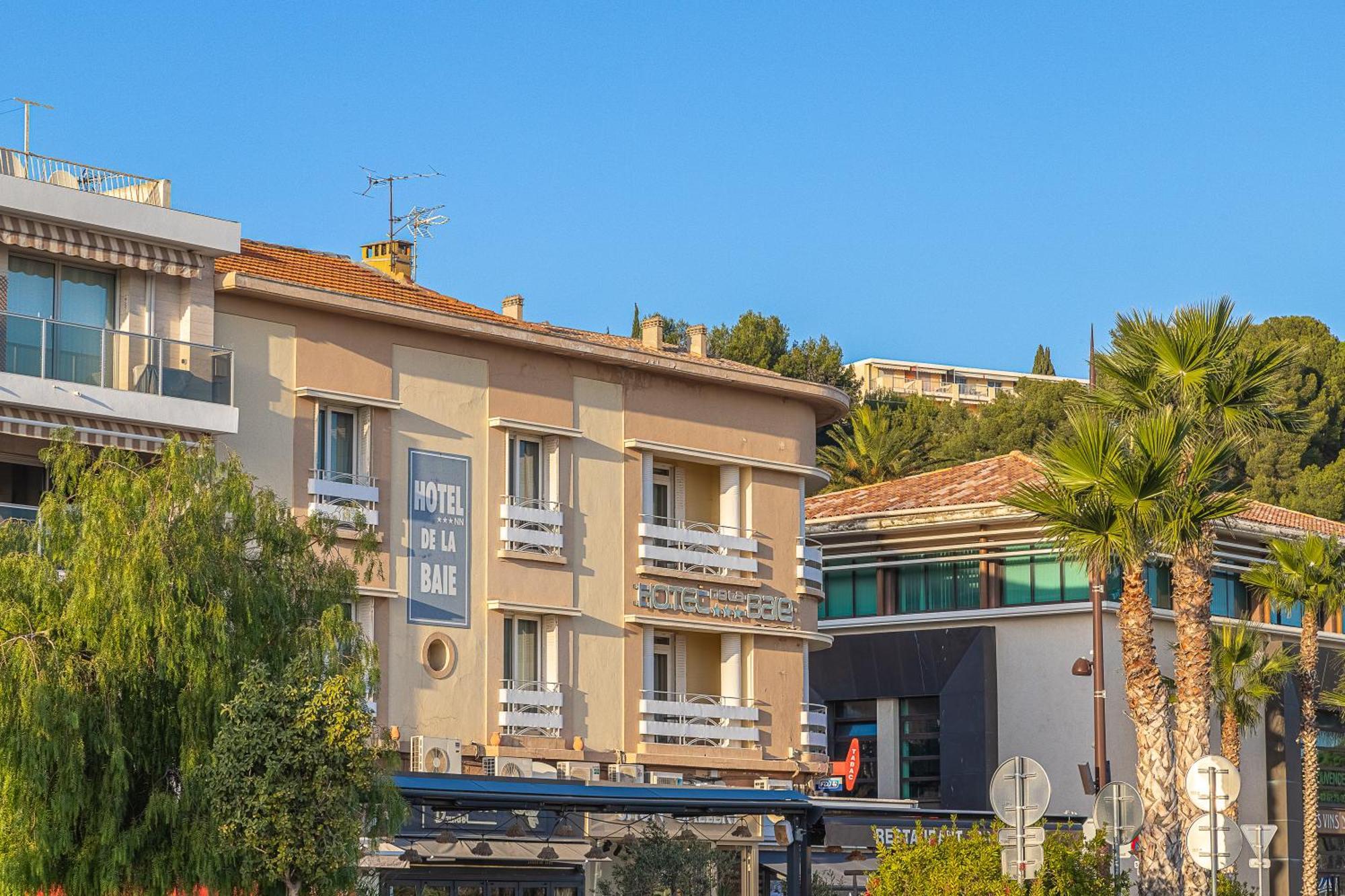 Hotel De La Baie 3*