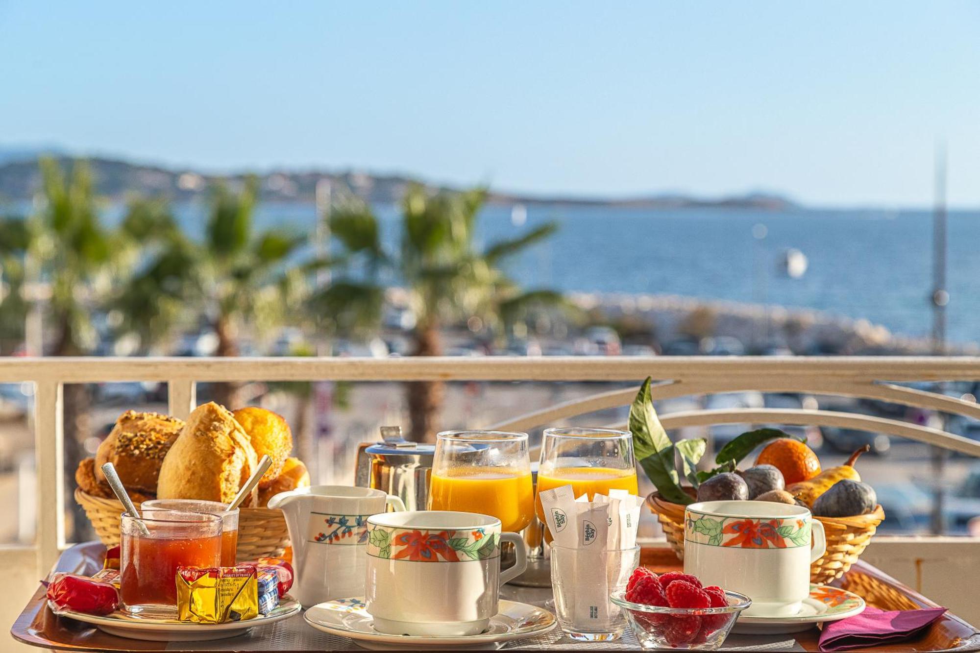 Hotel De La Baie 3*
